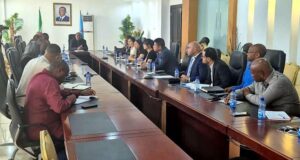 Educación comprueba si las empresas tienen aval bancario para rehabilitar escuelas