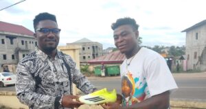 La agencia K.L.P. reclama mayor profesionalismo y respeto hacia los futbolistas locales