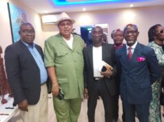 Se inaugura en Bata el primer salón cultural “El poeta ”