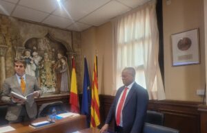 Ncogo Ndong defiende con éxito una tesis que conecta la tradición africana y la filosofía clásica