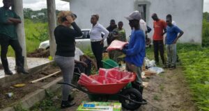 Fundación ETEA impulsa la agricultura moderna con entrega de herramientas e insumos agrícolas a AgroFuturo AJPA y BEYCA