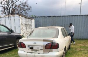 Hallazgo de un cadáver en un vehículo de transporte público en las viviendas sociales de Sipopo.