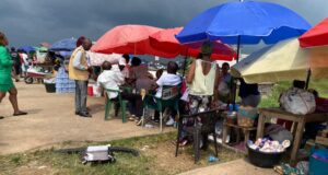 Dolor, memoria y controversia: la conmemoración del 7M en Bata no pasa desapercibida.