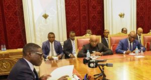 Nguema Obiang Mangue revisa hospitales públicos y exige actualización urgente del personal sanitario