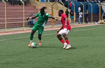 Un gol en el tramo final da otra victoria a 15 de Agosto