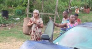 Un accidente en Nsang deja cuantiosos daños y un gran susto entre los vecinos