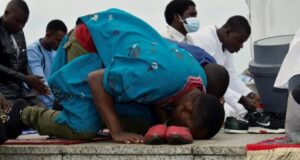 La comunidad musulmana en Bata celebra el cierre del mes de ayuno con una oración conjunta.