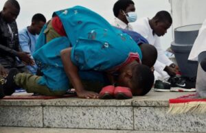 La comunidad musulmana en Bata celebra el cierre del mes de ayuno con una oración conjunta.