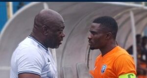 Akurenaam FC suspende a su entrenador y expulsa a su segundo capitán por irregularidades.