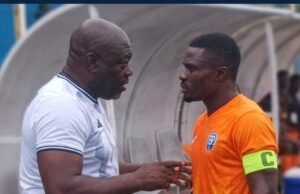 Akurenaam FC suspende a su entrenador y expulsa a su segundo capitán por irregularidades.