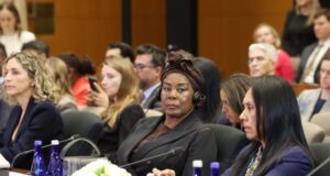 Constancia Mangue Nsue Okomo pide poner a los niños en el centro del avance tecnológico