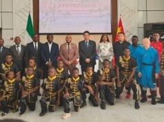 La Embajada de China dona material deportivo a la escuela de Kung Fu «Maestro Román Ondjigui»