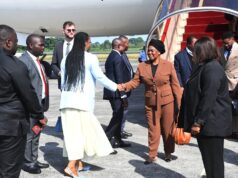 La Primera Dama regresa al país después de asistir a un alto foro internacional impulsado por Melania Trump