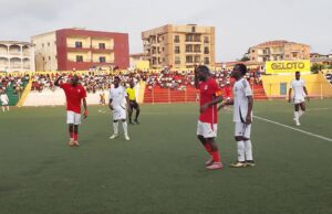 Remontada y liderato: 15 de Agosto reina en el derbi provincial