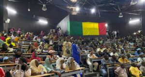 El ministro de Asuntos Exteriores de Malí visita a sus “compatriotas en Bata y llama a preservar la unidad