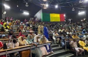 El ministro de Asuntos Exteriores de Malí visita a sus “compatriotas en Bata y llama a preservar la unidad