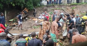 Identifican a los miembros de la familia afectada por el derrumbe en Acrópolis