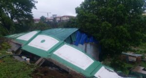Fuertes lluvias provocan daños en el muro del Hospital General de Malabo y obligan a los residentes evacuar la zona