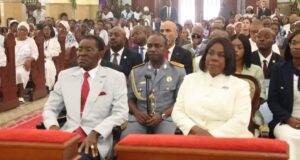 La Pareja Presidencial participa en la Eucaristía del Domingo de Resurrección en la Catedral de Malabo