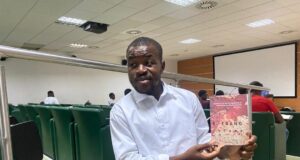 El escritor Romario Ebang presenta «Angono», nueva narrativa que aborda relaciones de poder