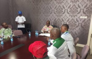 La Comisión de Seguimiento del PDGE de Akonibe coordina detalles del recibimiento del Papa León XIV