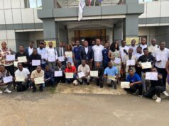 Nuevos árbitros de fútbol once y fútsal reciben sus certificados tras concluir el curso organizado por FEGUIFUT