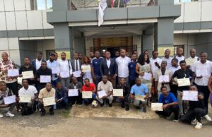 Nuevos árbitros de fútbol once y fútsal reciben sus certificados tras concluir el curso organizado por FEGUIFUT