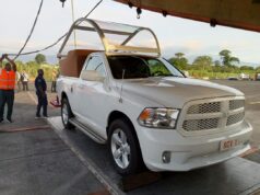 Llega el papamóvil a Malabo para la visita del Papa León XIV este martes