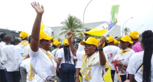 Guinea Ecuatorial da la bienvenida al Papa con fervor, cantos y entusiasmo popular