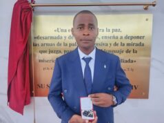 ¿Quién es Andrés Paterno Nzeng el estudiante que ganó los aplausos del Papa con su discurso?