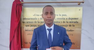 ¿Quién es Andrés Paterno Nzeng el estudiante que ganó los aplausos del Papa con su discurso?