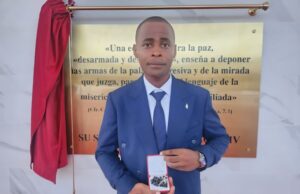 ¿Quién es Andrés Paterno Nzeng el estudiante que ganó los aplausos del Papa con su discurso?