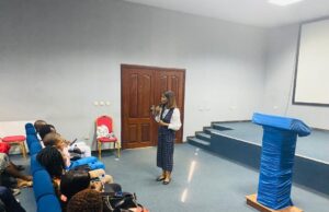 Varios jóvenes se detienen a evaluar su vida en una Jornada de crecimiento personal organizada por «Juventud de Impacto»