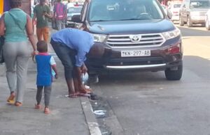 El uso de las aceras como lugar de aseos agrava la insalubridad en Bata
