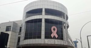 Sanidad aclara el caso del menor enfermo y fija condiciones para su atención