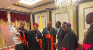 Obiang se reúne con líderes religiosos antes de la llegada del Papa