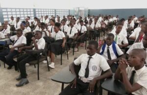 El Instituto Politécnico Modesto Gené Roig de Bata presenta su oferta formativa a estudiantes finalistas