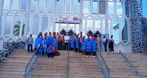 La delegación cubana visita el Instituto Carlos Lwanga para promover nuevos proyectos educativos