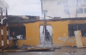 Mongomo: Un devastador incendio arrasa la antigua estación de Sin Sin y varias viviendas cercanas