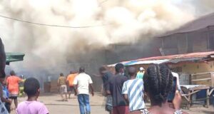 Un feroz incendio arrasa la recién inaugurada discoteca Wakanda II en Luba