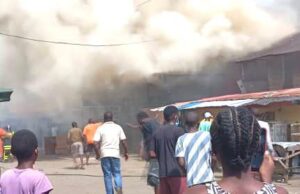 Un feroz incendio arrasa la recién inaugurada discoteca Wakanda II en Luba