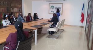 Aldeas Infantiles SOS acerca sus programas solidarios al personal de Holding