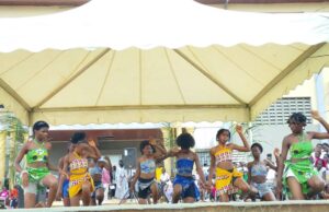 Bata: el Complejo Educativo de Nkoantoma celebra su semana cultural con danzas, teatro y orientación académica