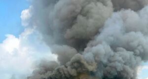 Un devastador incendio reduce a cenizas la iglesia católica de Nsork