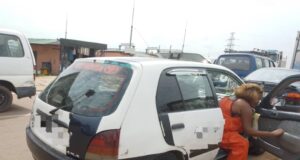 La subida del combustible despierta temor por un posible aumento de las tarifas de taxi