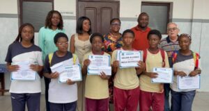 Antiguos alumnos de La Salle-Lea fortalecen su iniciativa premiando a los mejores estudiantes del curso 2025-2026