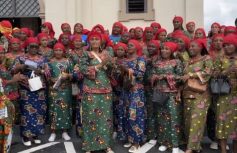 Las esposas de militares de Bata se suman a las celebraciones por el 84.º natalicio del Presidente Obiang Nguema Mbasogo