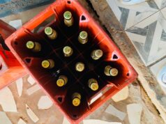 Vendedoras de Bata alertan sobre bebidas incompletas y exigen una investigación