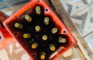 Vendedoras de Bata alertan sobre bebidas incompletas y exigen una investigación