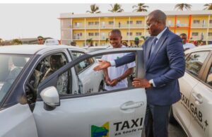 Gabón impulsa el empleo juvenil con la entrega de nuevos vehículos del programa Taxi Gab+